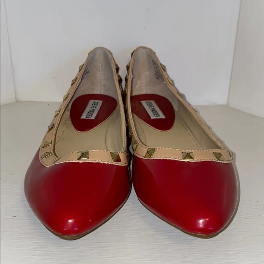 NWOB STEVE MADDEN IRWIN STUD BALLET FLATS RED US7